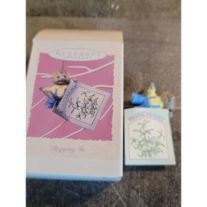 Hallmark digging in ornament 1997 Xmas Decor Mouse Rosemary gardening